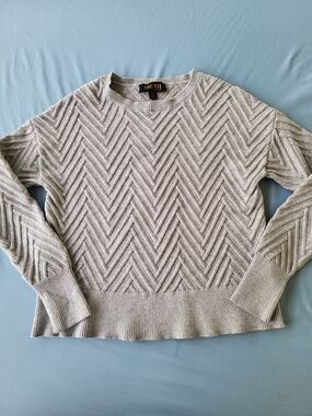 Truth Crewneck Cable Knit Sweater in Light Gray